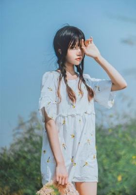 在落地窗玻璃前啪啪H_超清免费观看视频